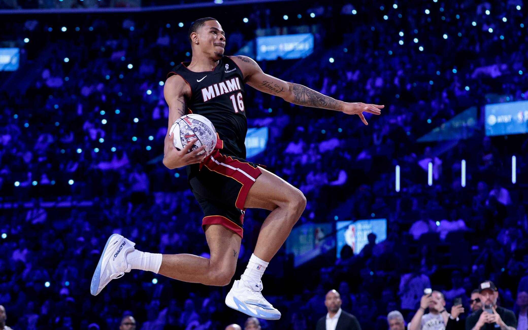 NBA, Johnson batte Bryant: è lui il nuovo re delle schiacciate. VIDEO