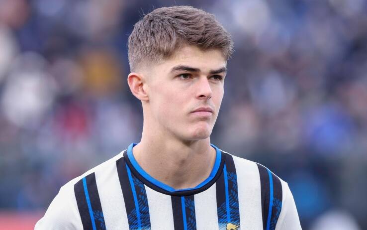 Atalanta, De Ketelaere operato al ginocchio destro. Stop di 40-50 giorni