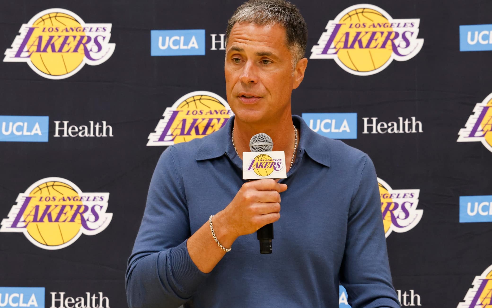 NBA, Rob Pelinka rimane capo della dirigenza dei Lakers, almeno per ora