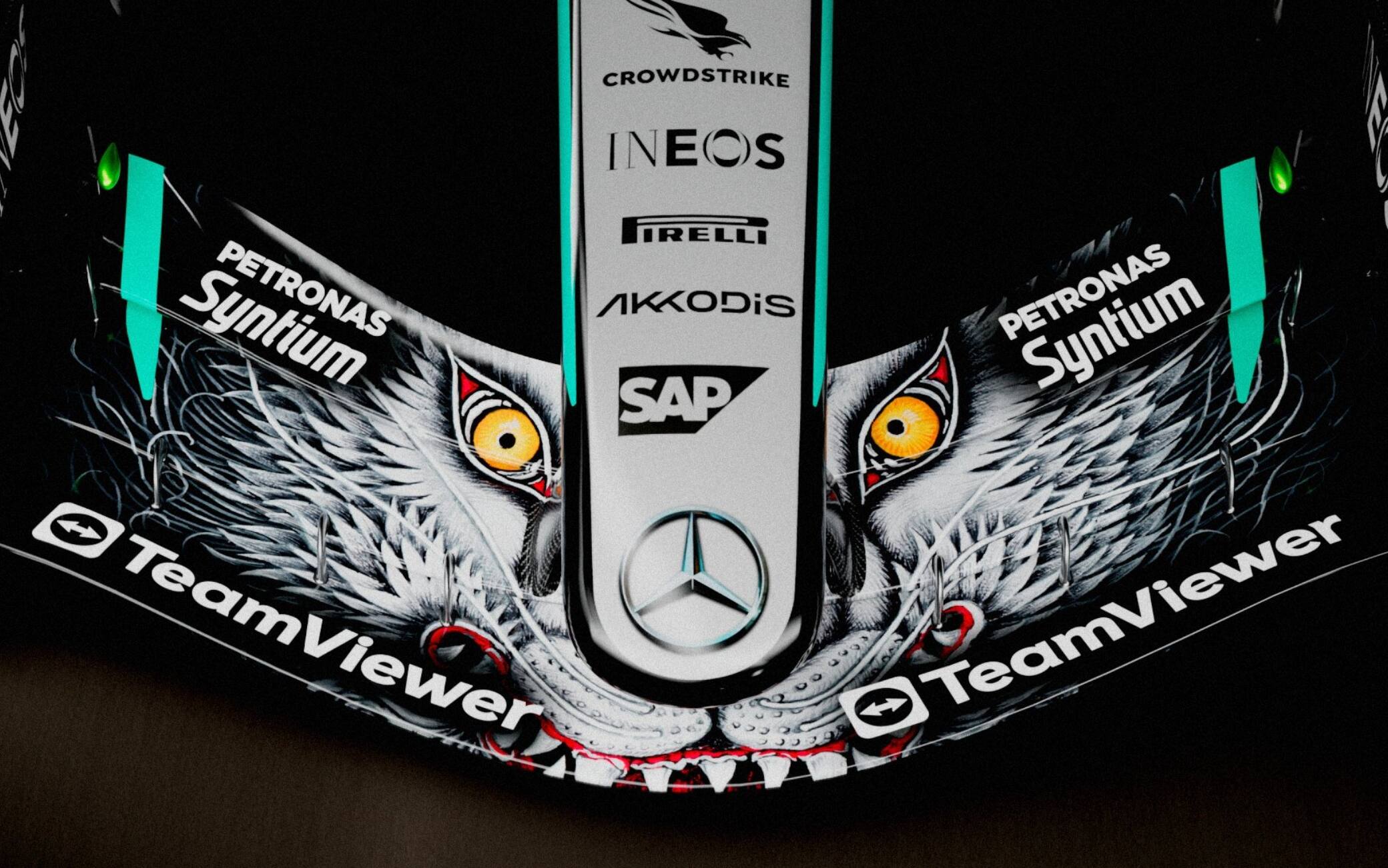 F1, Mercedes a Suzuka ha una livrea speciale: un lupo sull'ala. FOTO