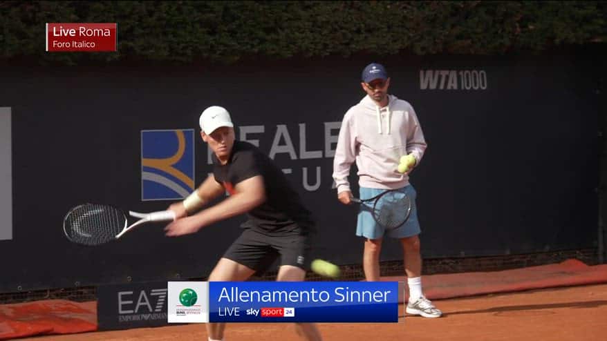 Sinner, delirio al Foro Italico: il primo allenamento a Roma