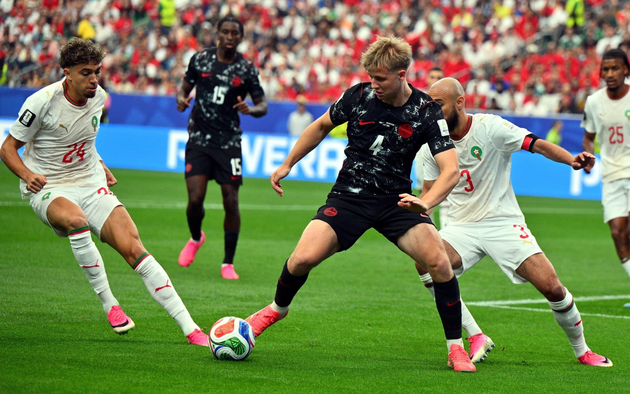 33' - Il Canada sta continuando a pressare bene, Marocco ancora non pervenuto nel match. 