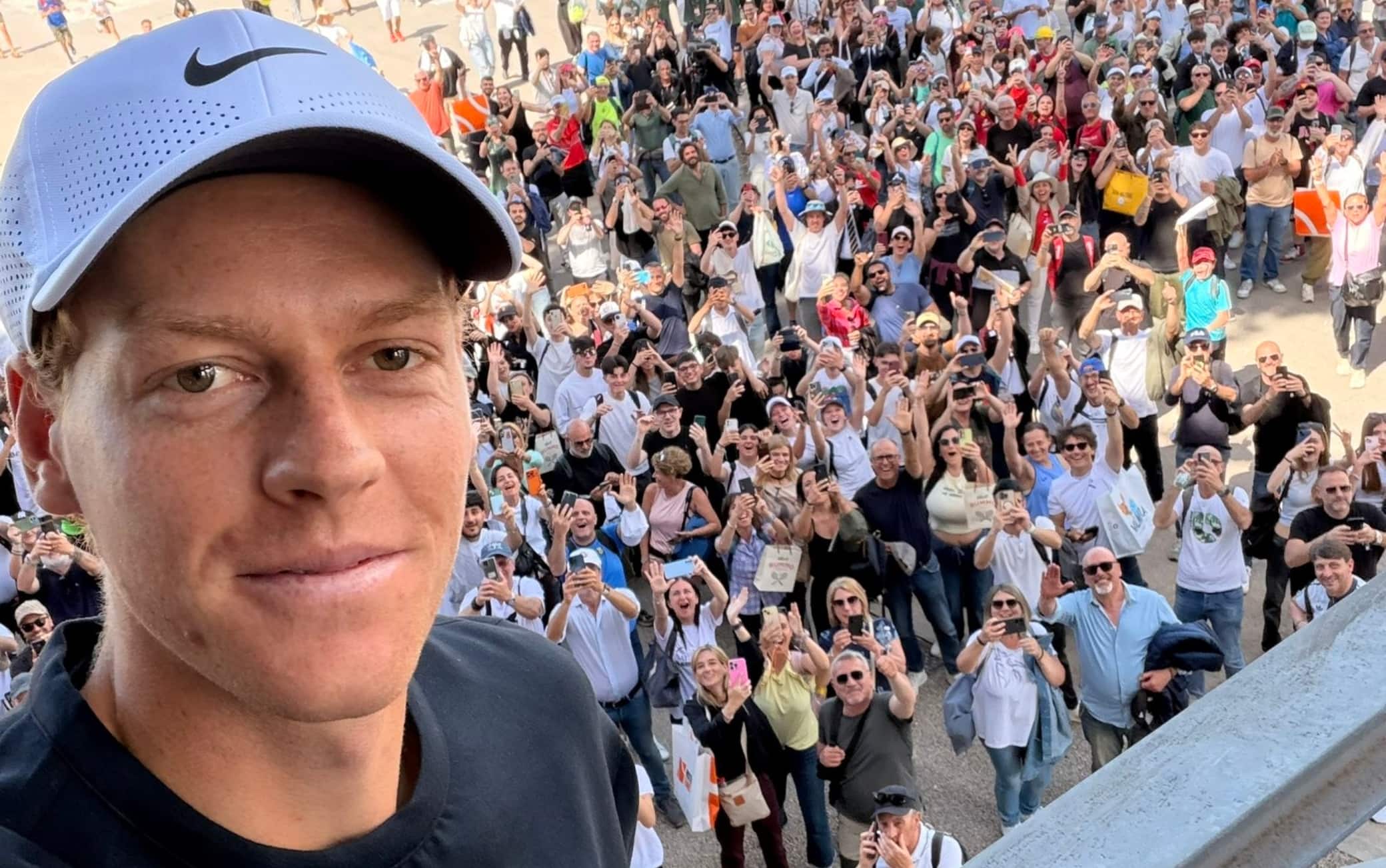 Sinner-mania a Roma: la giornata tra selfie, sorrisi e l'amore dei tifosi