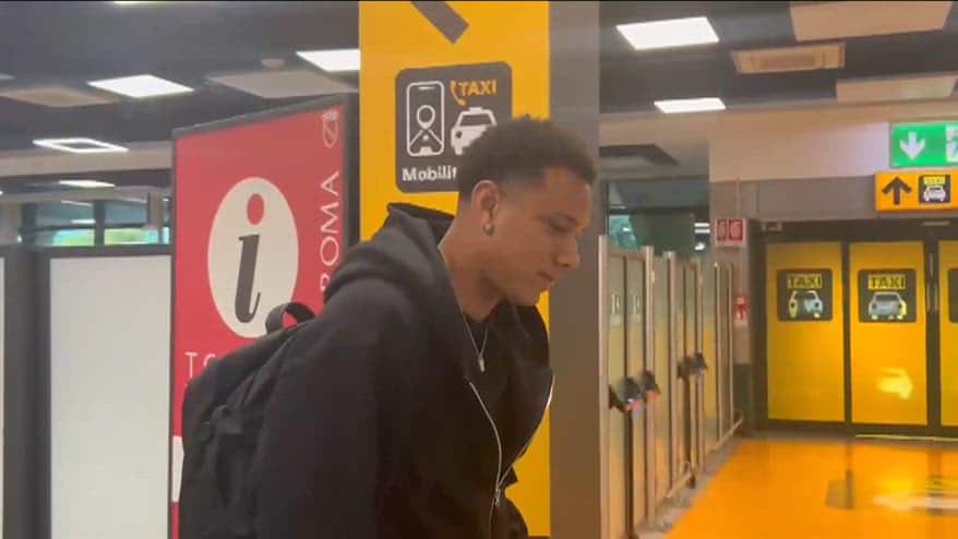 Fiorentina, il difensore Viery in Italia per visite mediche