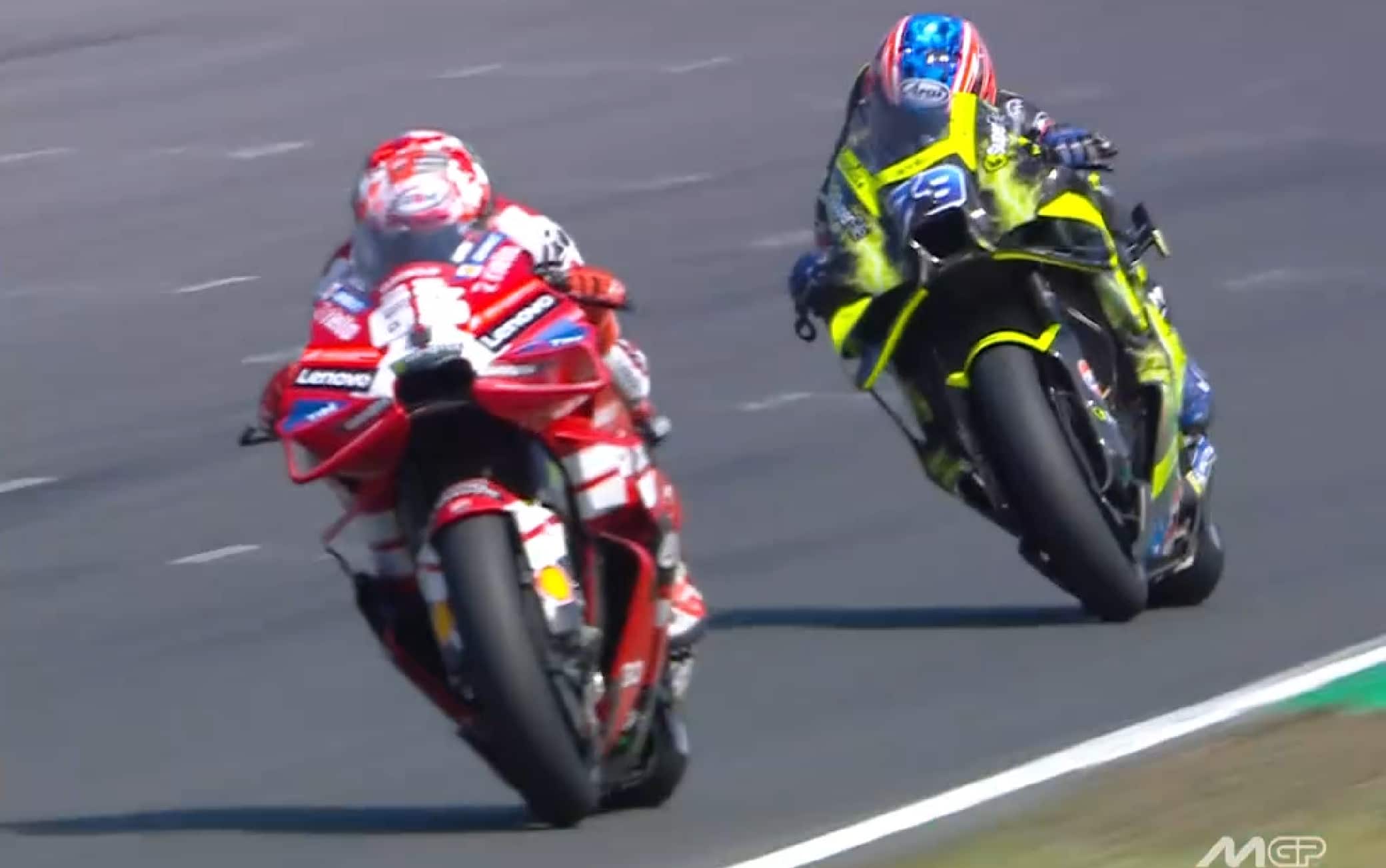 MotoGP a Brno, Bagnaia trionfa nella Sprint: l'ultimo giro con la telecronaca Sky. VIDEO