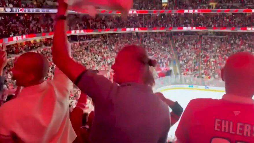 NHL, Carolina vince: è ad un passo dalla Stanley Cup