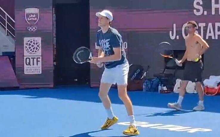 Sinner, allenamento sul Centrale con Medvedev