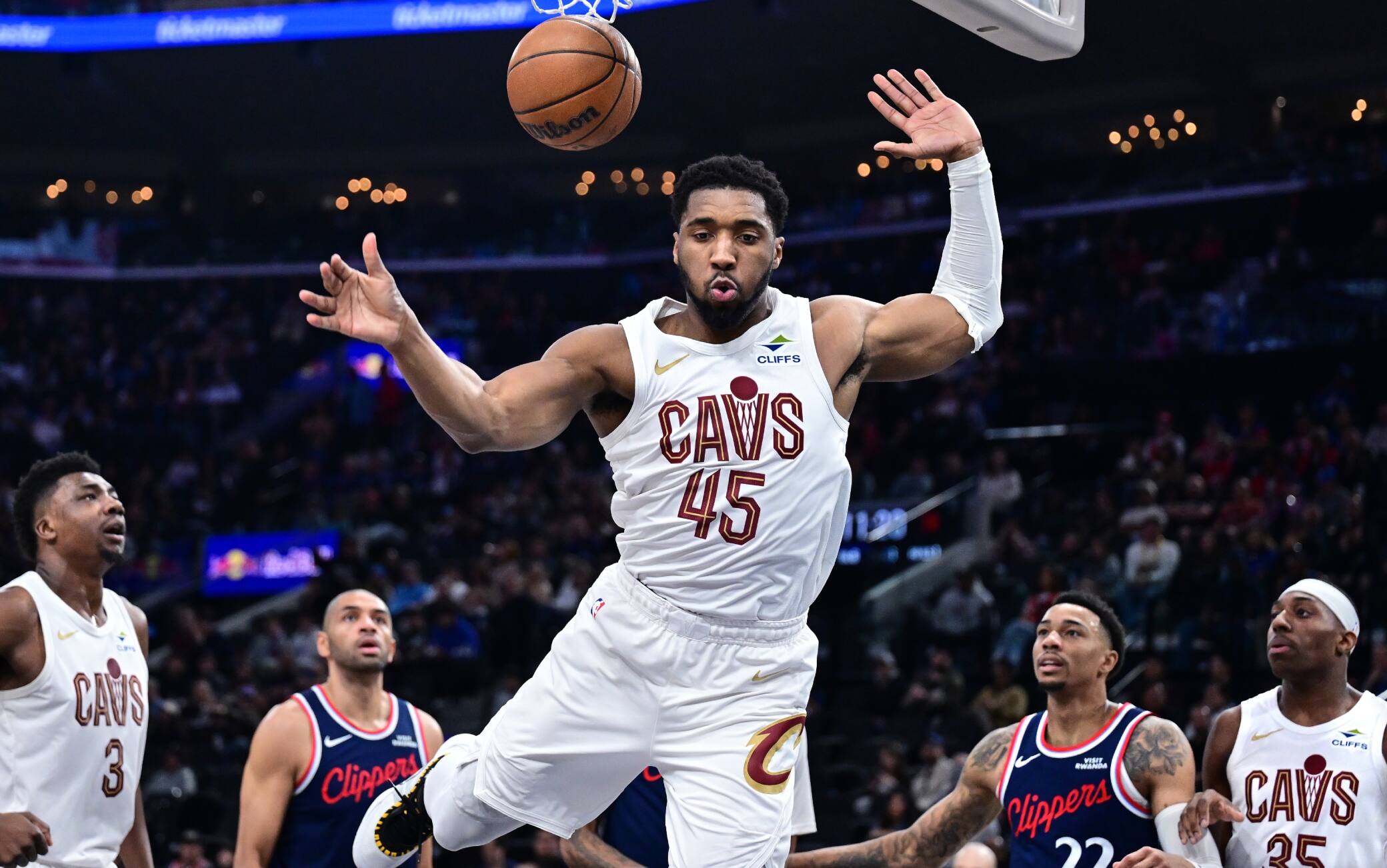 NBA, chi vuole ballare con Donovan Mitchell? Il meglio della notte