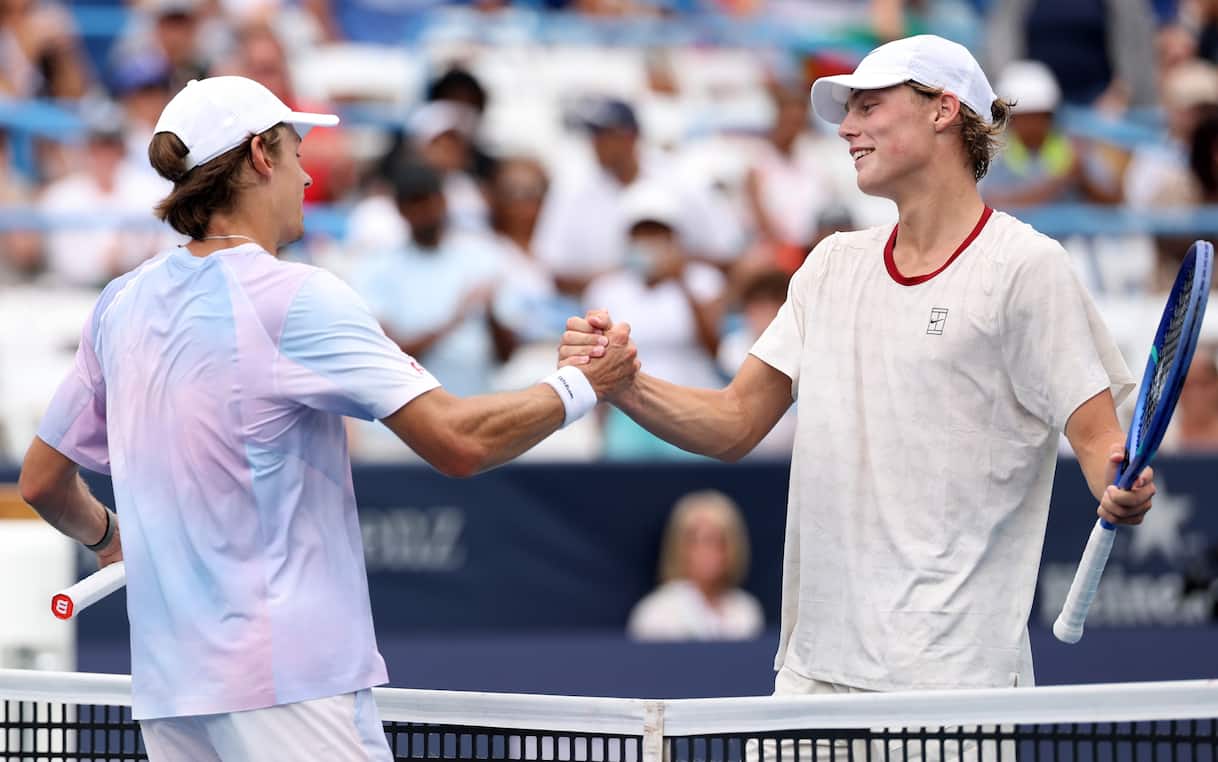 https://sport.sky.it/assets/images/fd393df78f2530d26e2648a3972709ef6c9f2762/skysport/it/tennis/video/2026/07/30/de-minaur-hewitt-atp-washington-highlights-1115118/getty_de_minaur_hewitt.jpg?im=Resize,width=1218