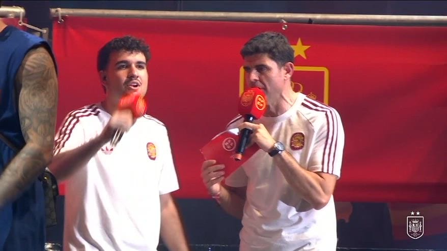 Mondiali, l'ingresso sul palco di Pedri