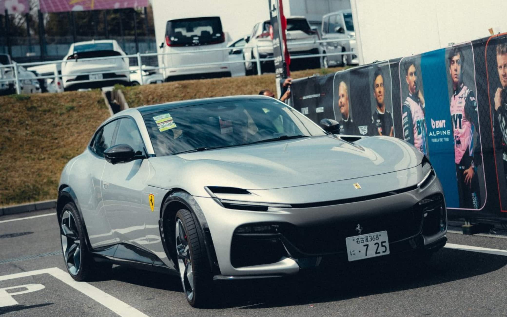 F1, l'arrivo di Leclerc al circuito di Suzuka su una Ferrari Purosangue