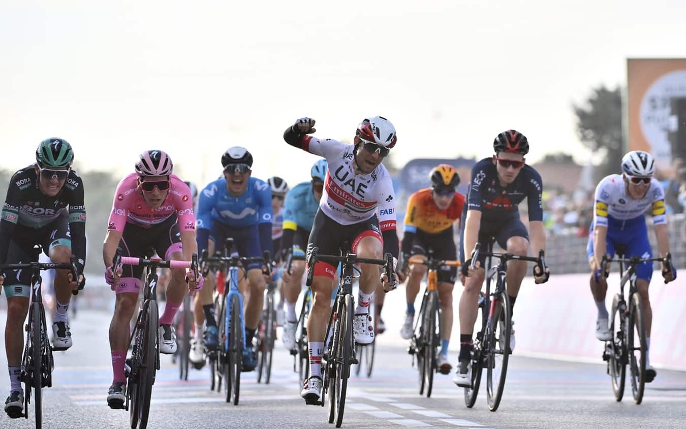 La volata della 13^ tappa, con lo spunto vincente di Diego Ulissi che brucia tutti sul traguardo di Monselice