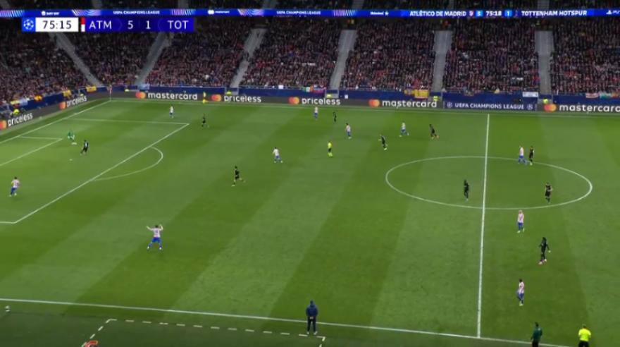 Oblak, ma che fai? Regala palla e Solanke lo punisce