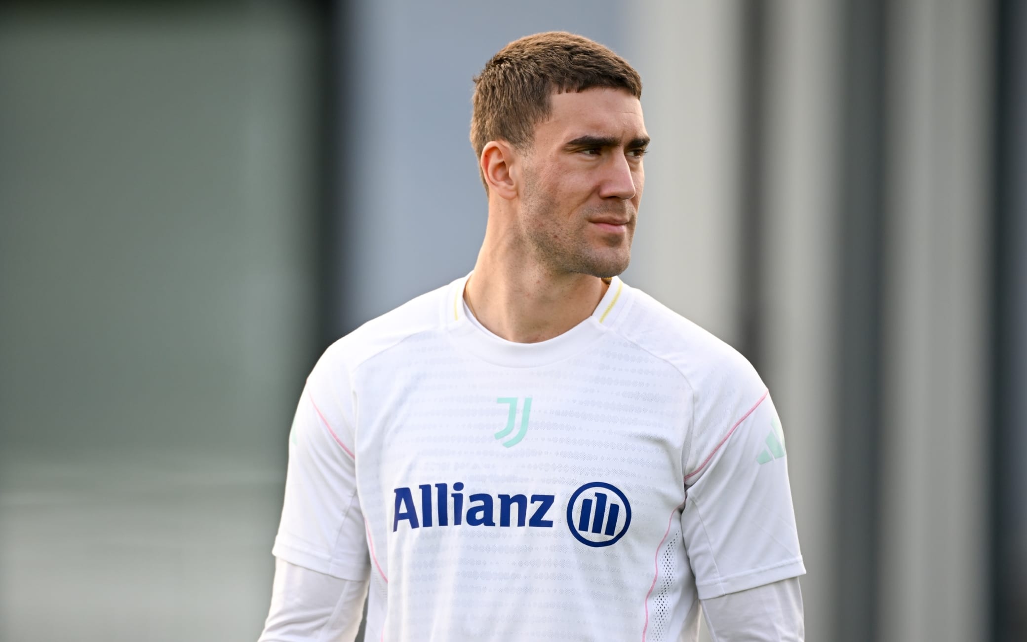 Juventus, ancora incerto il futuro di Vlahovic. Calciomercato news