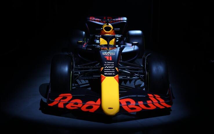 TUTTE LE FOTO DELLA NUOVA RED BULL RB18
